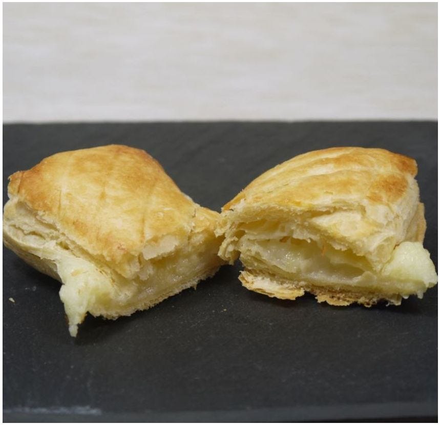 Feuilleté doré au fromage