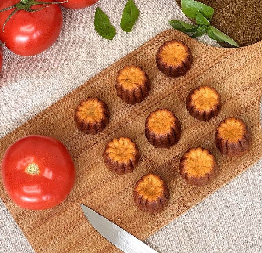 Canelé salé tomate basilic