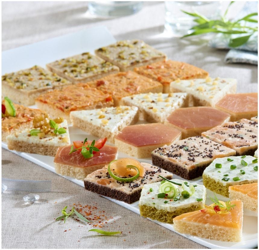 Plateau de 140 canapés séduction