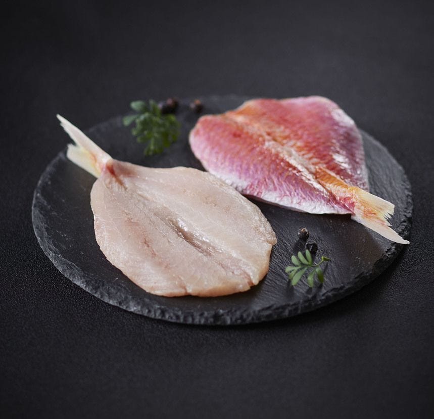 Filet papillon de rouget barbet cinnabare avec peau 