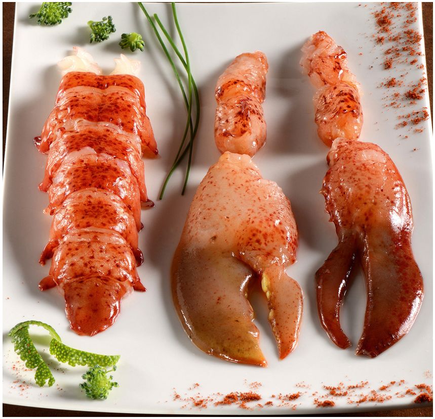 Queue et pince de homard canadien décortiquées