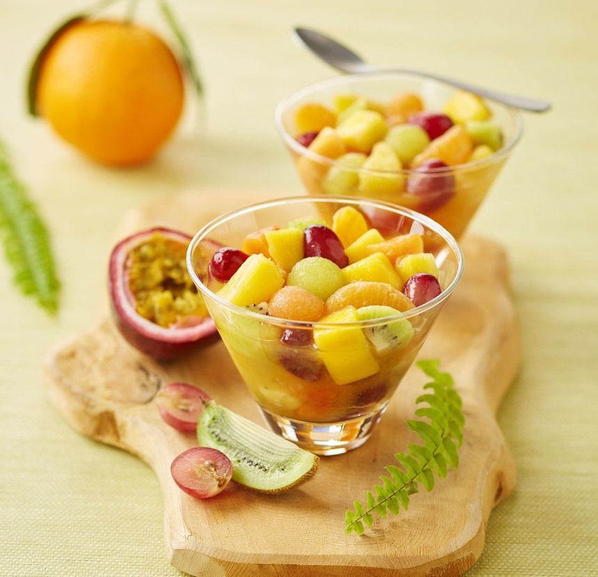 Salade de fruits enrobée de jus de passion