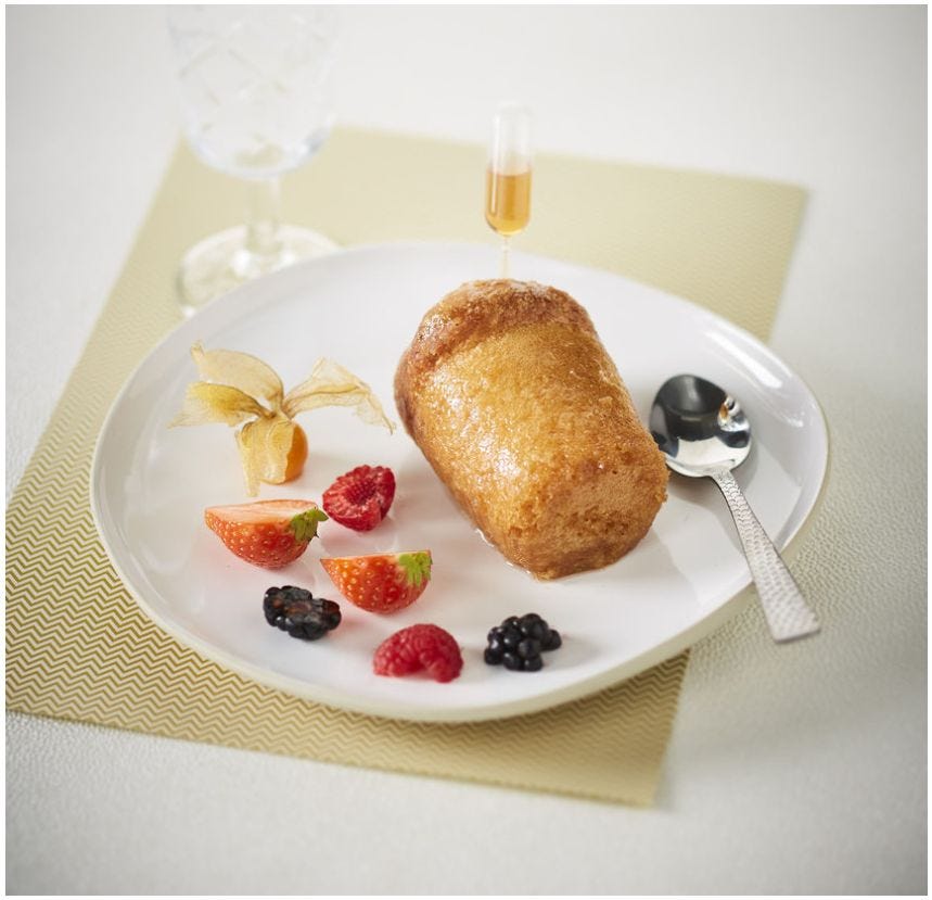 Baba bouchon trempé au rhum brun