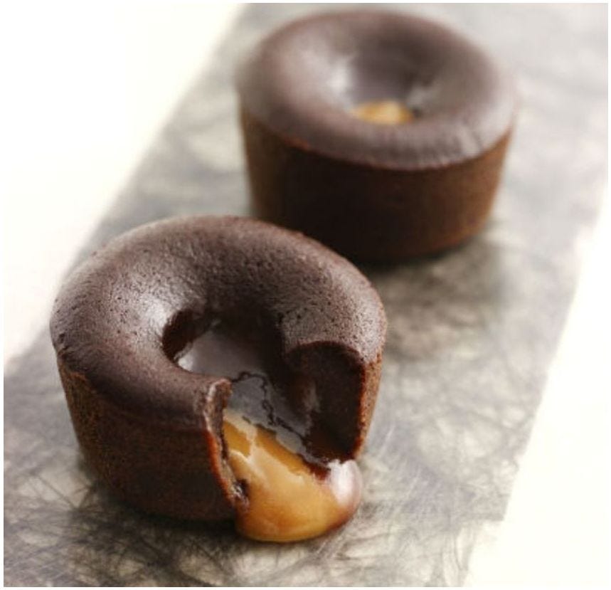 Coulant au chocolat cœur caramel au sel de Guérande