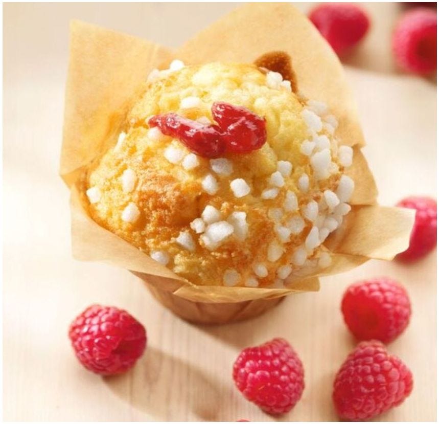Muffin aromatisé au citron et fourré à la framboise