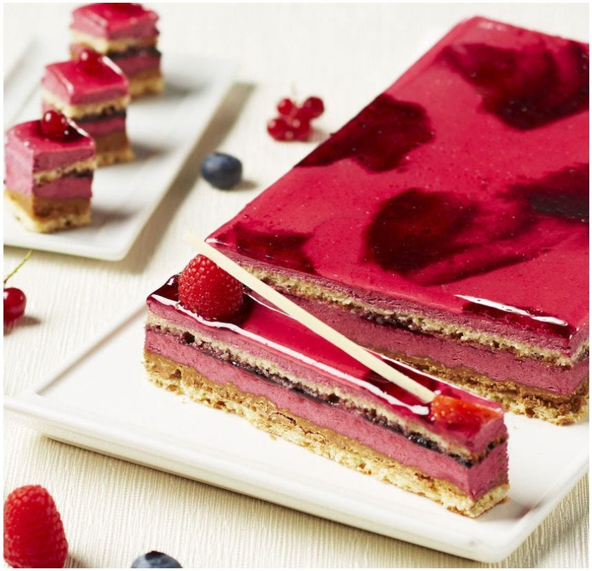 Entremets fruits rouges intense en bande