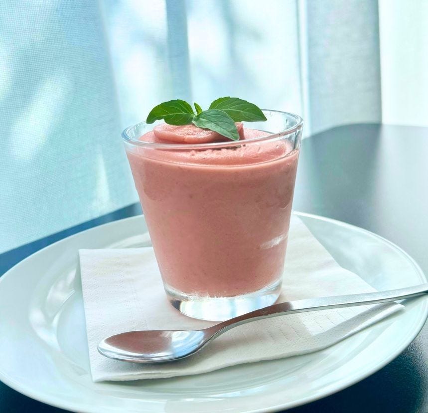 Verrine de sorbet plein fruit à la fraise