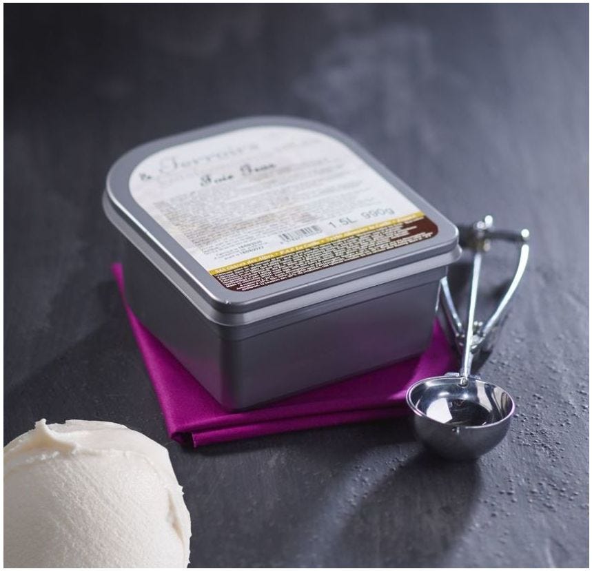 Glace maître artisan roquefort noix